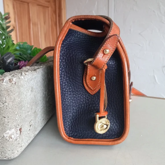 Dooney & Bourke Essex crossbody, Midnight Blue, 1993 - Picture 5 of 13